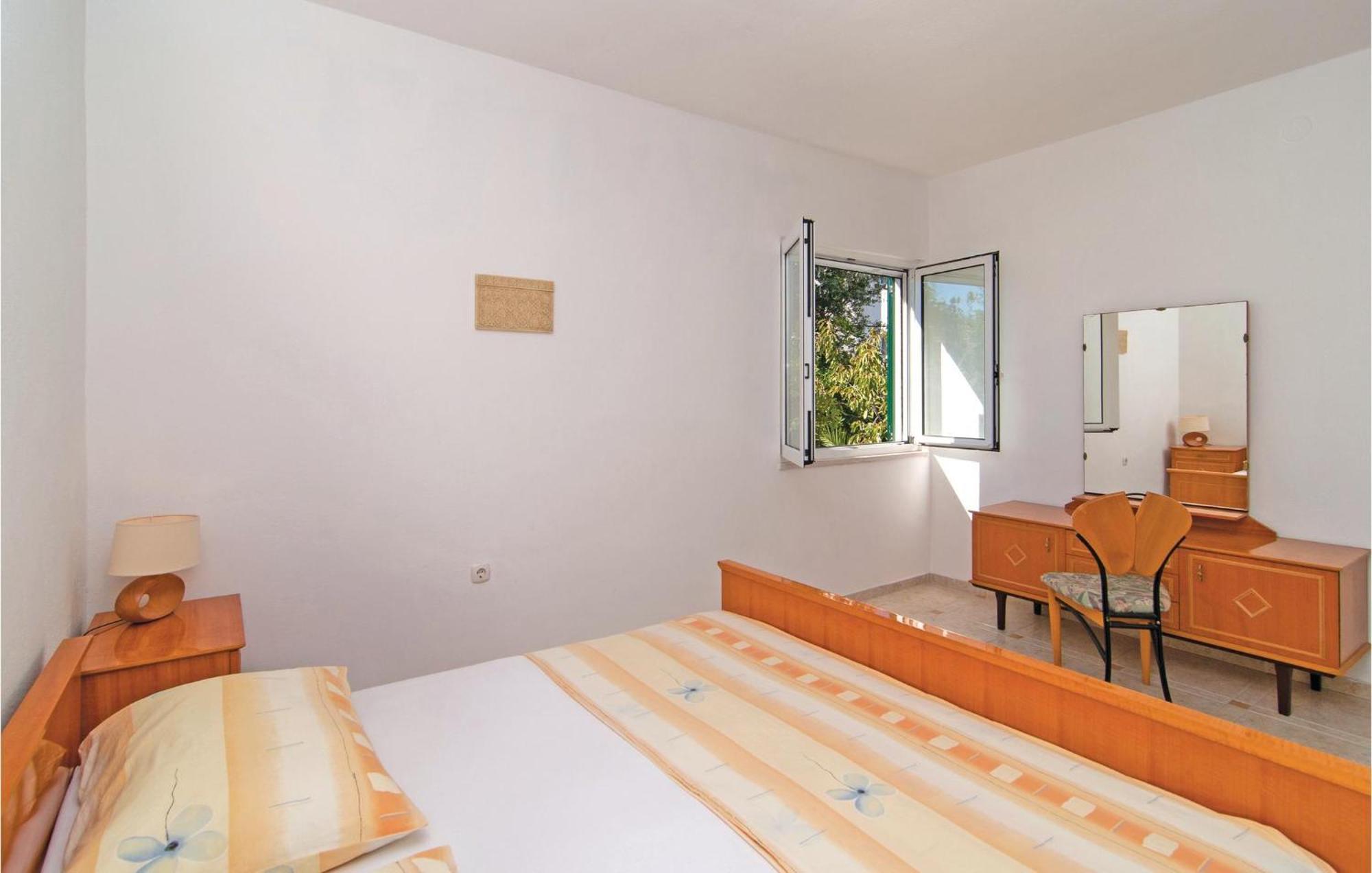 3 Bedroom Cozy Home In Supetar Exterior photo