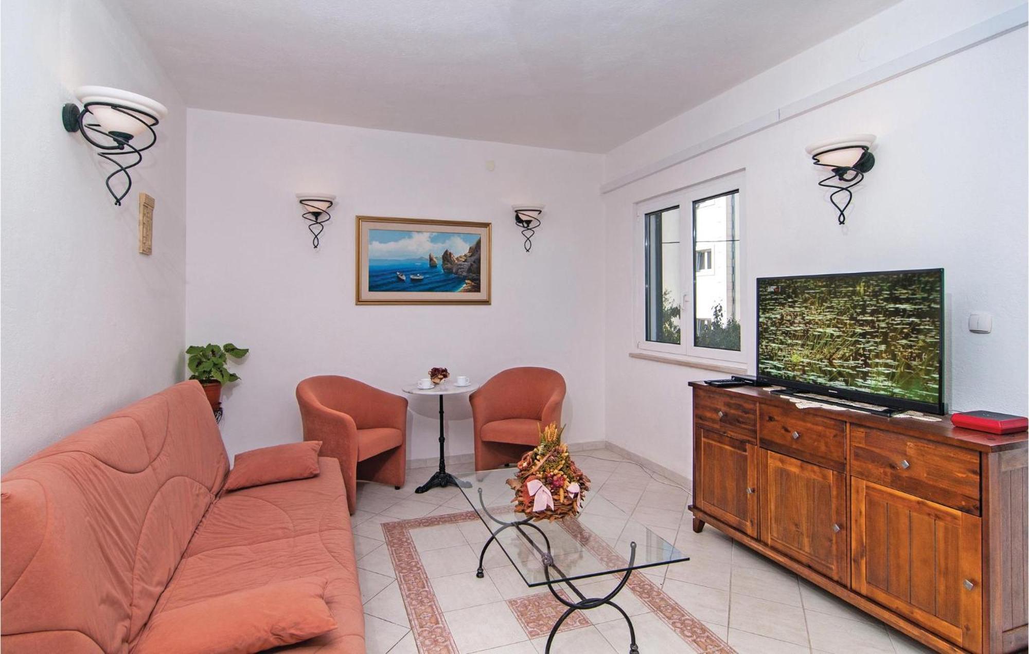 3 Bedroom Cozy Home In Supetar Exterior photo
