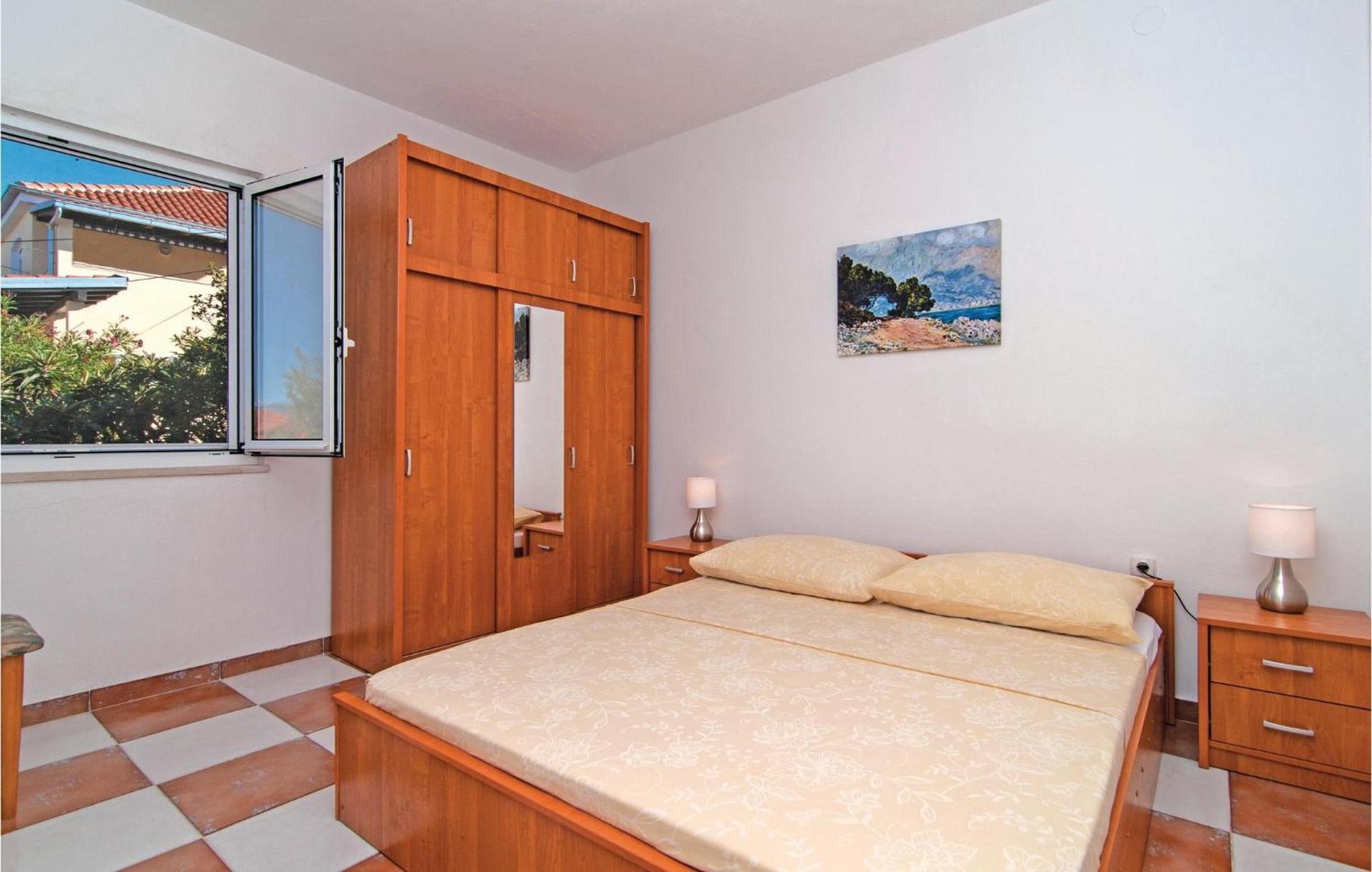 3 Bedroom Cozy Home In Supetar Exterior photo